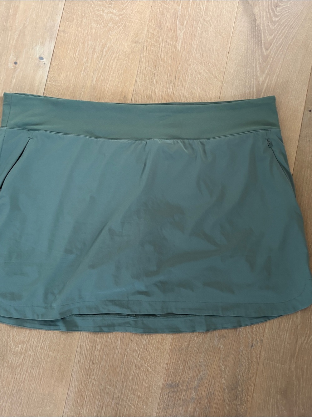 Eddie Bauer Active Skort in Forest Green